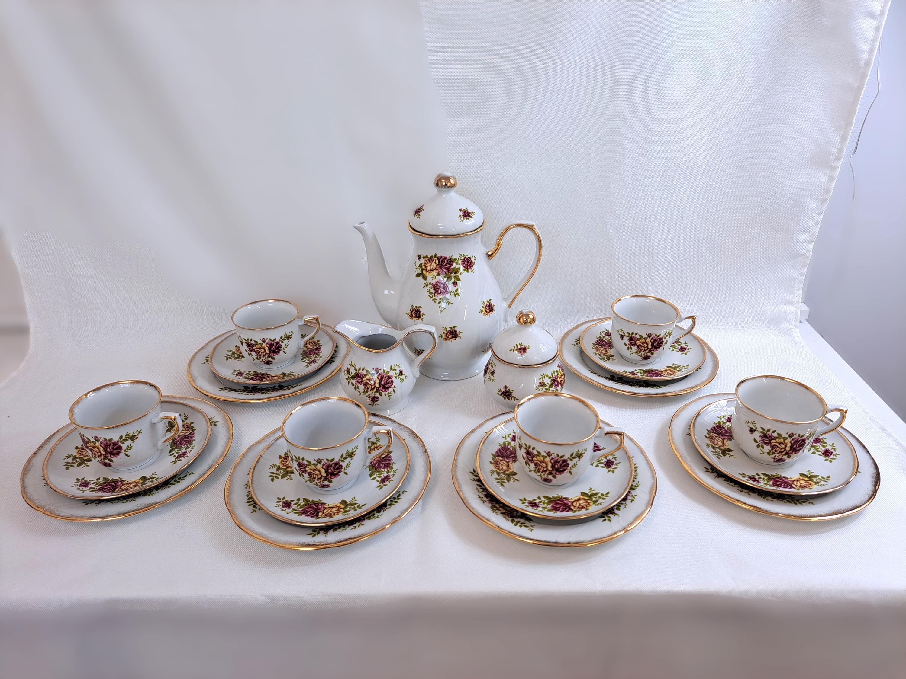 FENA Porzellan-Geschirrset im Vintage-Stil – Jugoslawisches Porzellan, Tee- und Kaffeeservice mit floralem Dekor und Goldrand