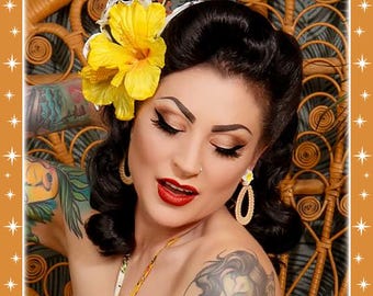 Rattan Drop and Plumeria - Earrings - Rattan Raffia Earrings - Frangipani Earrings - Plumeria and Rattan Earrings - 1950 - Glitter Paradise®