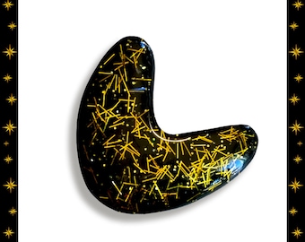 Boomerang Lucite Tinsel Black & Gold - Broche - Atomic Boomerang - Mid-Century Modern - Boomerang - Années 50 - Rétro - Glitter Paradise®
