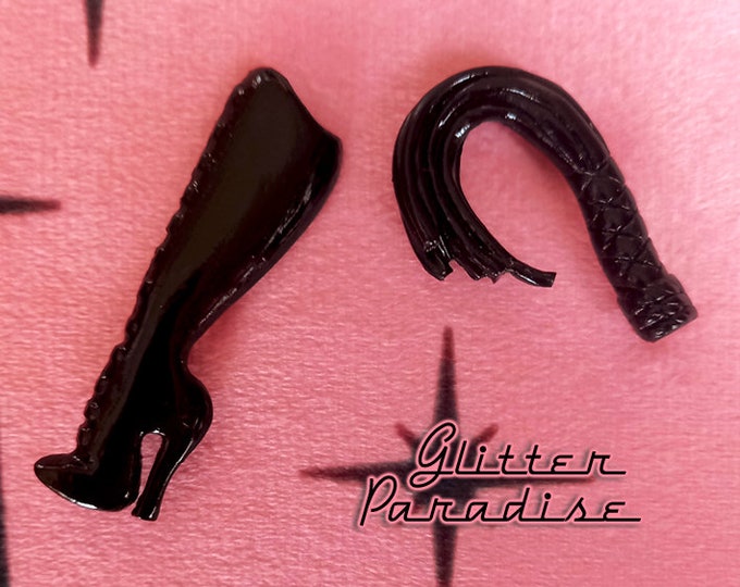 Vintage Sleaze - Set - Brooches - Fetish Shoes - Retro High Heels - Retro Fetish Boots - Novelty Brooch - Vintage Whip - Glitter Paradise®