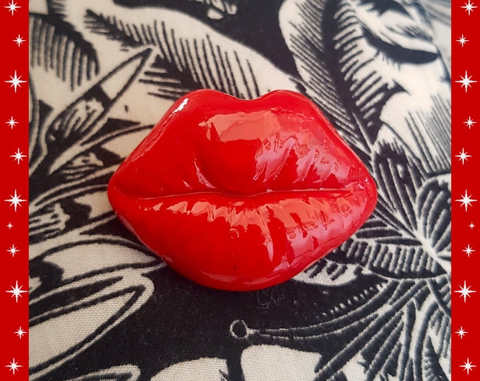 Kiss Me - Brooch - Kiss - Red Lips - Red Lipstick - Makeup - Mouth - Muah - xoxo - Kiss  - Pinup Lips - Retro Jewelry - Glitter Paradise®