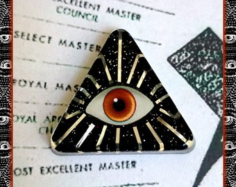 Eye of Providence Pyramid Pendant TPD1113