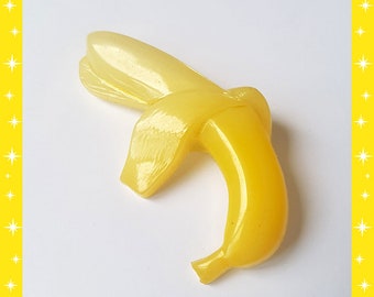 Original Vintage 1950's Celluloid Banana - Banana Brooch - Novelty Brooch - Vintage Celluloid - Fruity - Retro Jewelry Glitter Paradise®
