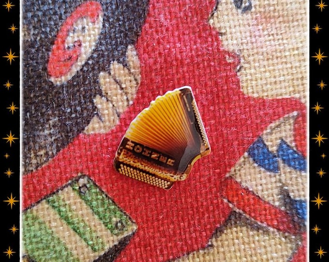 Lil Accordion Horner - Pin - France Paris Vintage - Pin Accordion - Yvette Horner - Ball Musette - Chromatic Accordion - Glitter Paradise®