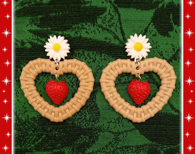 Rattan Love Strawberry - Earrings - Rattan Raffia Jewelry - Heart - Tutti Frutti - Strawberry Earrings - Rattan Jewelry - Glitter Paradise®