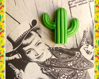 Cactus Saguaro Brooch: Retro Mexico Novelty Jewelry