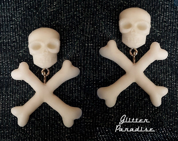 Skull and Crossed Bones - Earrings - Skull - Ghoul - Punk - Rockabilly - Cute & Dead - Crossed Bones - Gothic - Dead - Glitter Paradise®