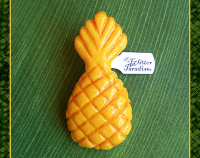 Fakelite Pineapple - Brooch - Pineapple Jewelry - Tropical Jewelry - Fruit - Piña colada - Carved Pineapple - 40s - 50s - Glitter Paradise®