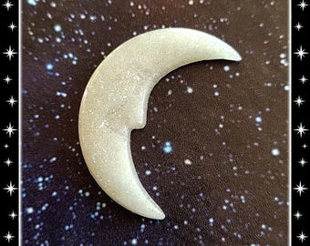 Smiley Luna Lucite - Brooch - Moon Brooch - Moon Jewelry - Witch Jewelry - Wicca Jewelry - Wicca Moon Jewelry - Lucite - Glitter Paradise®