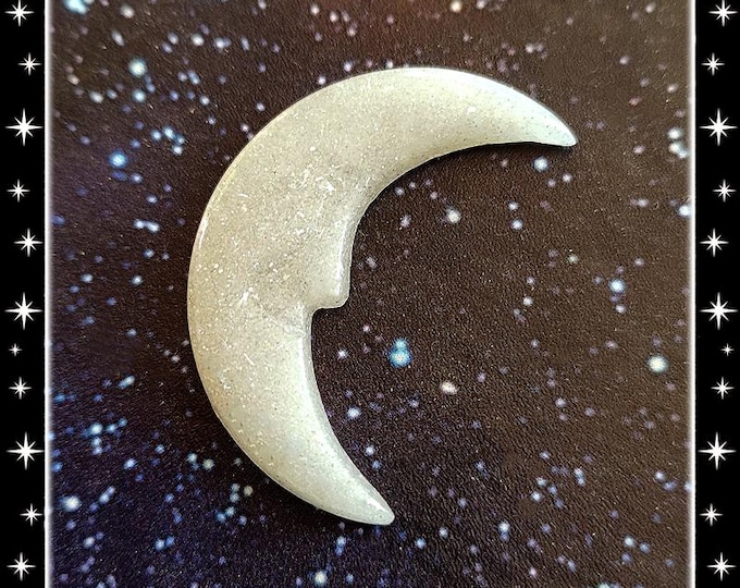 Smiley Luna Lucite - Brooch - Moon Brooch - Moon Jewelry - Witch Jewelry - Wicca Jewelry - Wicca Moon Jewelry - Lucite - Glitter Paradise®