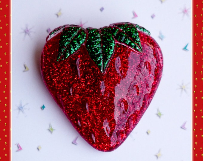 Lucite Giant Strawberry - Brooch - Strawberry Jewelry - Fruity - Strawberry Jewelry - Glitter Strawberry - 50s - 60s - Glitter Paradise®