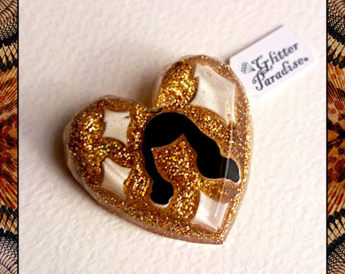 Lucite Heart Bettie's Cut Gold - Brooch - Bettie Page - Confetti Lucite - Retro - Pin-up 50s - Pin-up Jewelry - Bangs - Glitter Paradise®