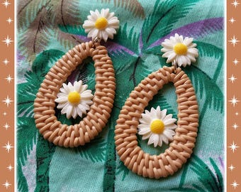 Rattan Drop and Daisies - Earrings - Rattan Raffia Earrings - Daisies Earrings - Daisies Jewelry - Rafia Earrings - 1950 - Glitter Paradise®