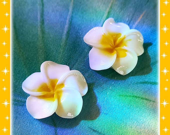 Plumeria - Earrings - Plumeria Earrings - Vintage Exotica - Frangipani Earrings - 50s Plumeria Jewelry - Plumeria Flower - Glitter Paradise®