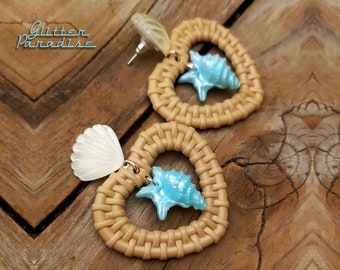 Rattan Love Seashell - Earrings - Rattan Raffia Jewelry - Heart Earrings - Sea Summer Earrings - 1950s Seashell Earrings - Glitter Paradise®