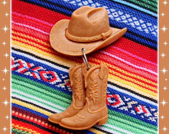 Born to Yeehaw! - Brooch - Cowboy Hat - Cowboy Boots - Cowgirl Jewelry - Cowgirl Fashion - Cowboy Brooch - 50s Cowboy  - Glitter Paradise®