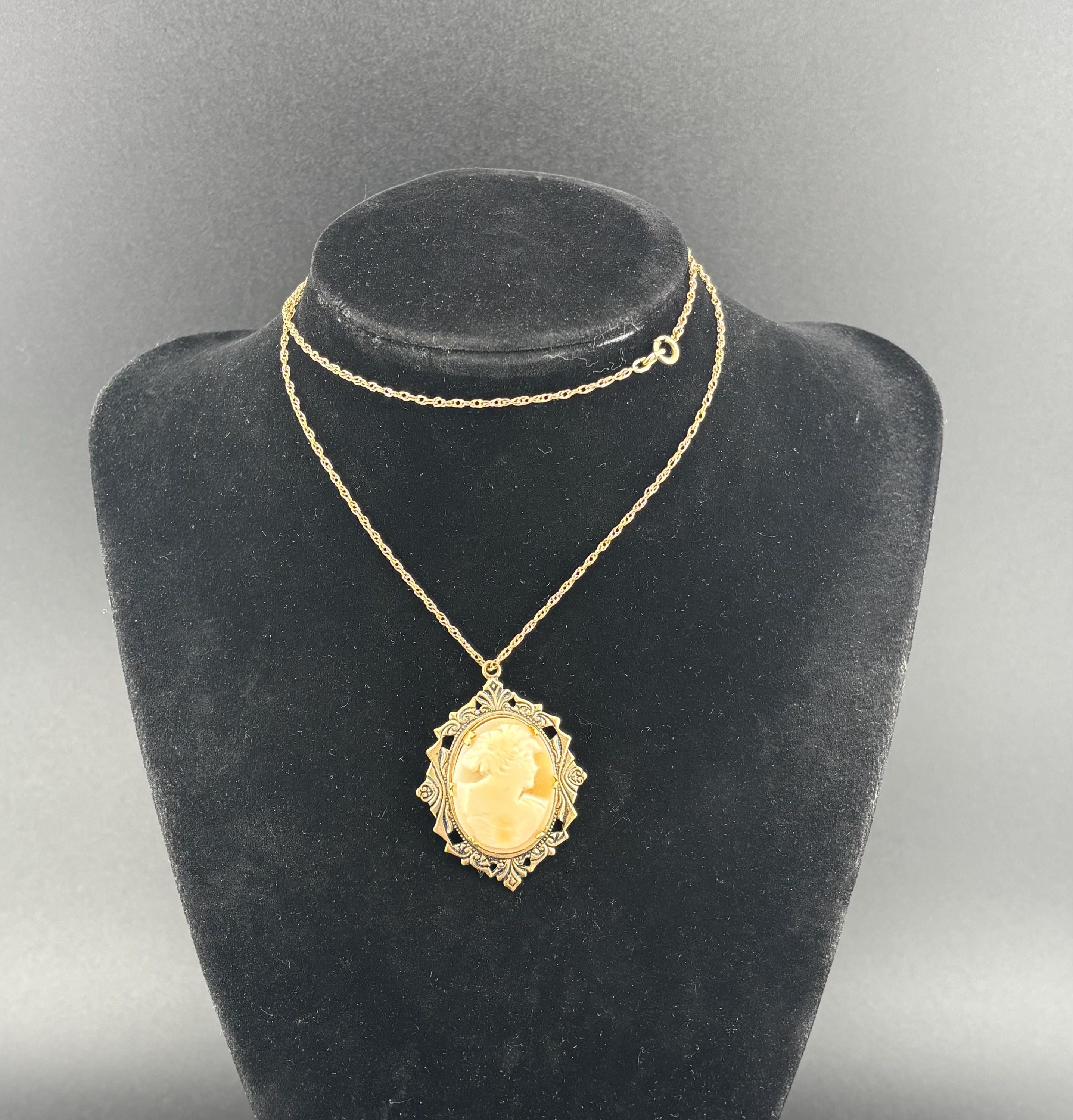 Vintage Victorian Revival‎ Cameo Medallion Carved Resin Chain Belt Gold Pink Victorian Reflections Carnelian & Ivory Cameo Pendant  main image 4