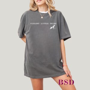 Fourth Wing Shirt, Xaden Riorson, violent little thing, Iron Flame Merch, Rebecca Yarros Apparel, Comfort Colors, Fourth Wing Merch, Romantasy Gift, Basgiath War College Shirt, Bookish Tee, Fantasy Lover Gift, Shadow Xaddy Shirt, Romantasy Clothing