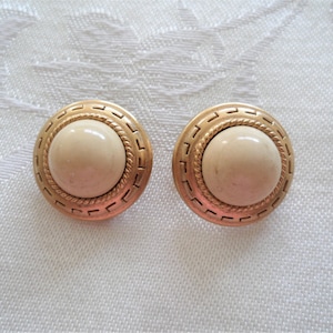 Oscar De La Renta Gold Tone Clip On Earrings