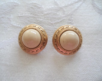 Oscar De La Renta Gold Tone Clip On Earrings