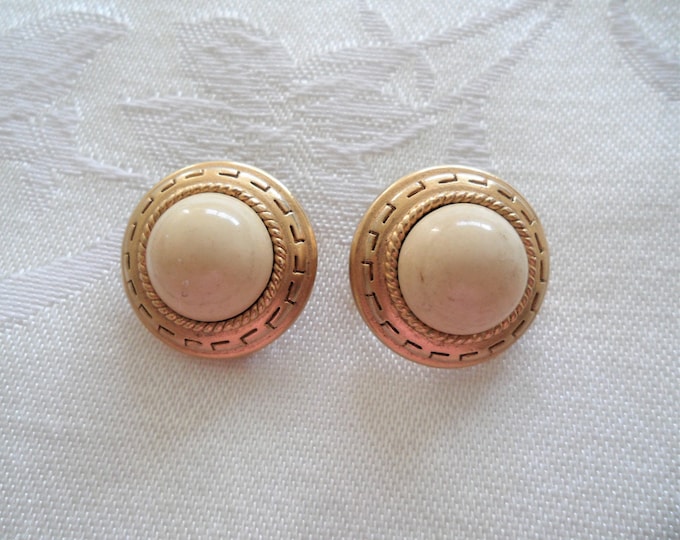 Oscar De La Renta Gold Tone Clip On Earrings