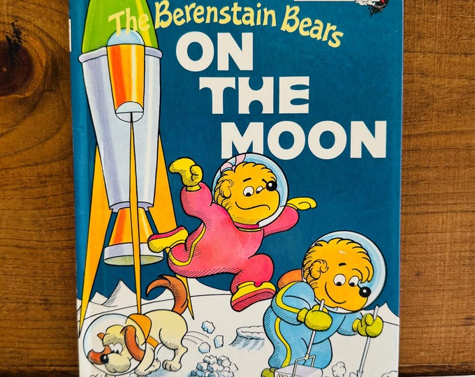 Berenstain Bears Book - 1985 The Berenstain Bears On The Moon - Hardback Children's Books