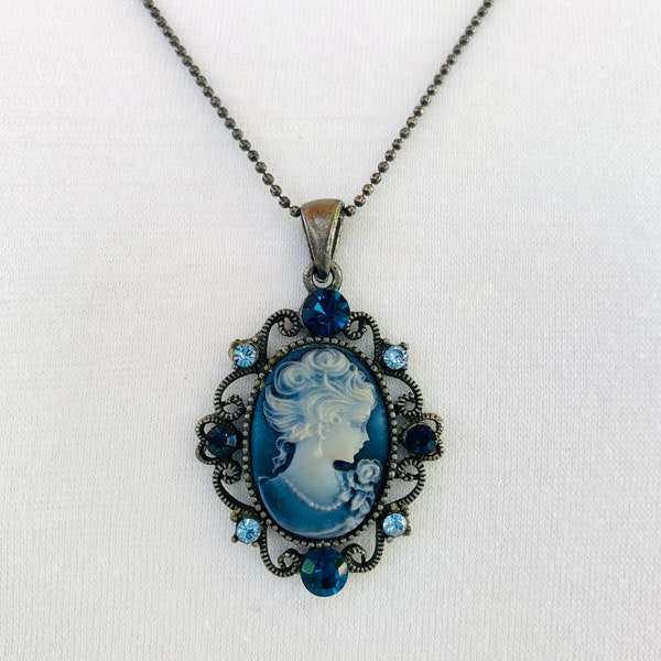 Antique Silver Tone chain Blue Faux Cameo Pendant Necklace