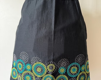 Axcess Liz Claiborne Skirt Size 6 Black Green Embroidered A Line Knee Length