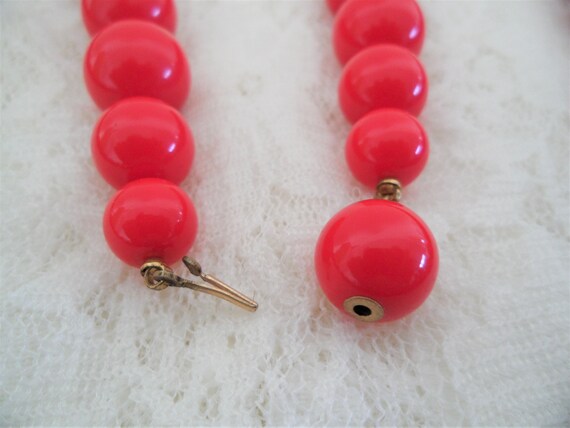 Vintage Red Beaded Elegant Necklace - image 3