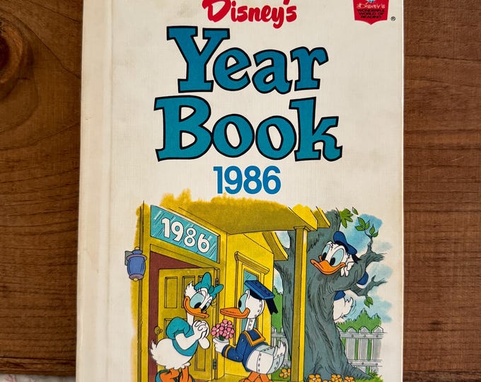 Vintage Disney's Year Book 1986 Wonderful World of Reading