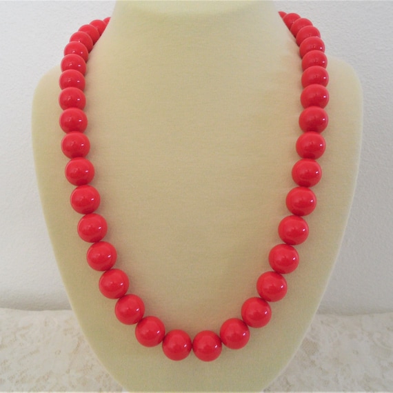 Vintage Red Beaded Elegant Necklace - image 1