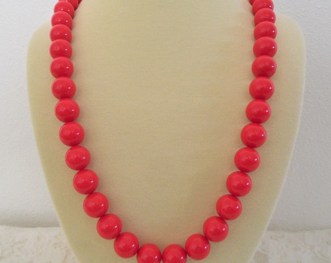 Vintage Red Beaded Elegant Necklace