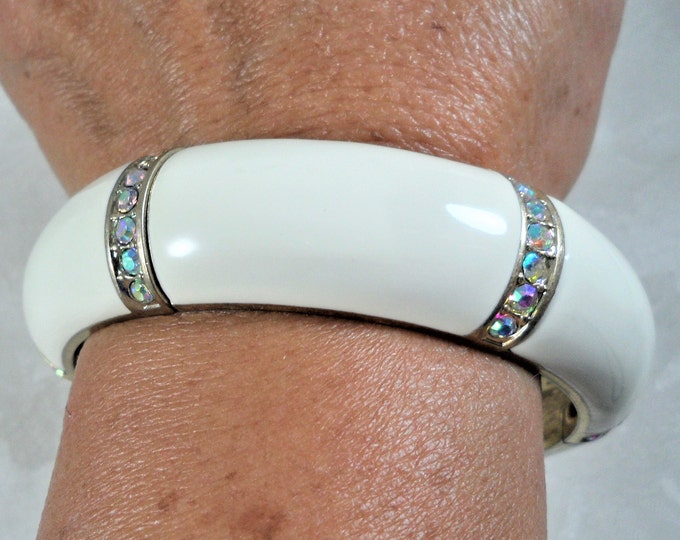 Lovely Cream Color Enamel Aurora Borealis Crystals Stretchable Bracelet