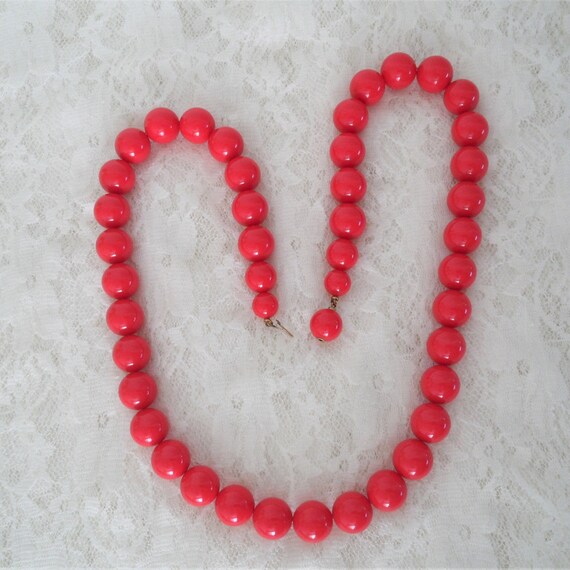 Vintage Red Beaded Elegant Necklace - image 4