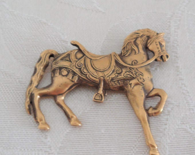 Signed S. M. Coble 1992 Corey Horse Gold Tone Brooch Pin
