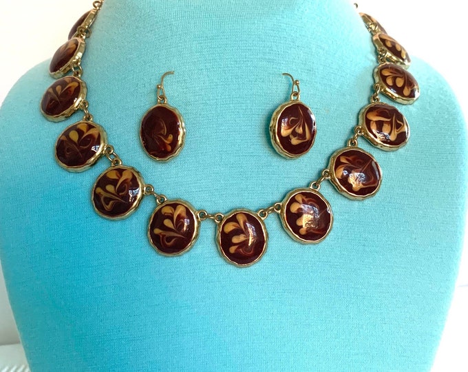Vintage Brown/ Beige Swirl Enameled Gold Tone Necklace Earrings Set