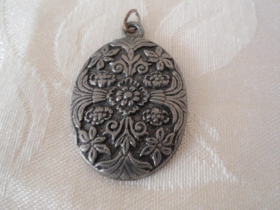 Vintage  Floral Design Pewter Pendant - image 4