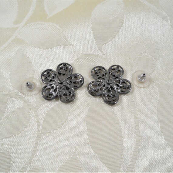 Lovely Floral Rhinestones Pierced Earrings - image 6