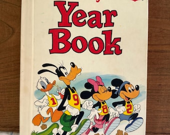 Vintage Disney's Year Book 1982 Wonderful World of Reading