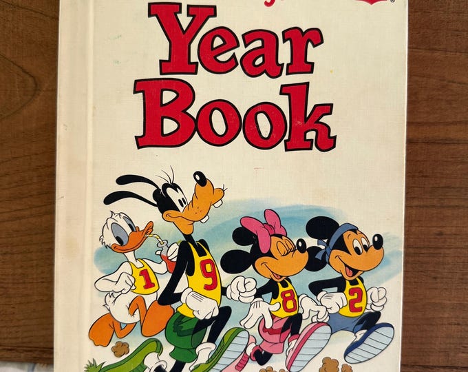 Vintage Disney's Year Book 1982 Wonderful World of Reading