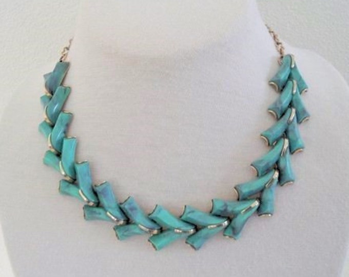 Gorgeous Turquoise Color Gold Tone Elegant Necklace