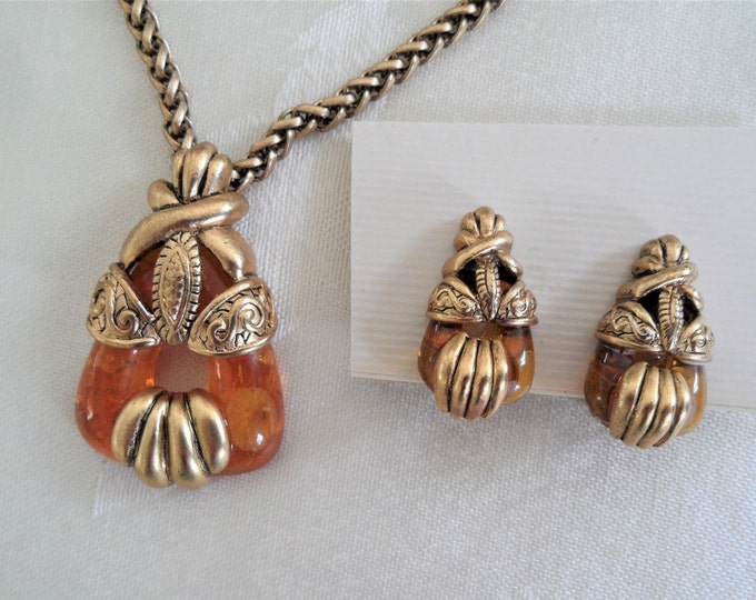 Vintage Gold Tone Necklace Amber Pendant Clip On Earrings Set