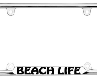 Moldura cromada para placa de carro com palmeira e tema "Vida na Praia"
