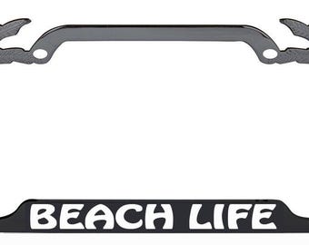 Moldura de placa de metal com palmeira e tema "Vida na Praia"