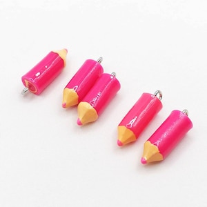 5 colgantes de resina para lápices, lápiz rosa, 24 x 8 mm, metal plateado, escolar