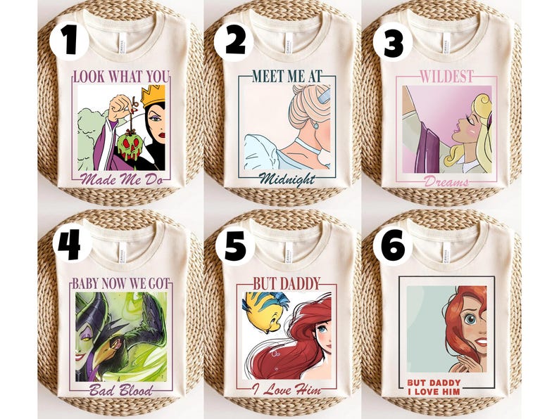 K&ouml;nnte beinhalten: Sechs wei&szlig;e T-Shirts mit verschiedenen Disney-Charaktergrafiken und Text. Die Shirts zeigen Charaktere wie Maleficent, Cinderella und Ariel. Der Text auf den Shirts enth&auml;lt S&auml;tze wie "Look What You Made Me Do", "Meet Me At Midnight" und "Wildest Dreams".