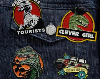 Pin esmaltado de dinosaurio / Pin de raptor / Chica lista, envía más turistas, pines inspirados en el Jurásico / Accesorios divertidos de dinosaurios