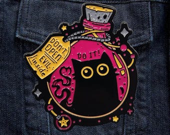 Pin esmaltado de poción de gato negro / Broche de gato brujo adorable / Pin gótico de Halloween / Pin de botella mágica / Accesorio kawaii espeluznante