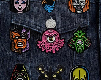 Pin esmaltado de monstruo de terror / Pines de criaturas / Personajes de terror retro / Pines góticos adorables / Accesorios espeluznantes