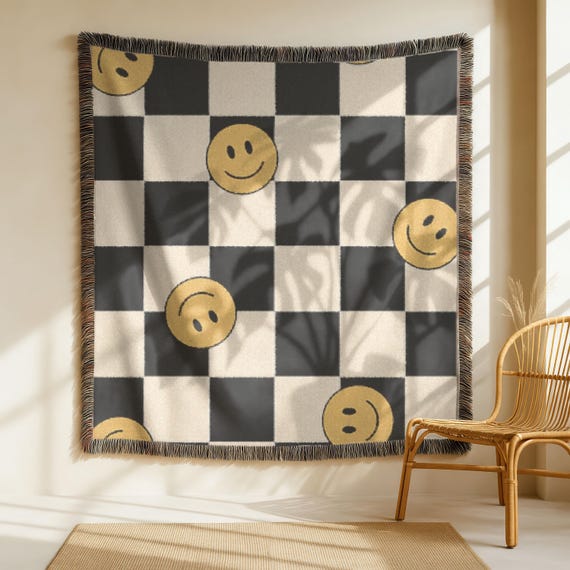 Retro Checkerboard Smiley Face Blanket Aesthetic Throw Blanket Dopamine Decor Y2K Happy Face Blanket Teen Room Gift Woven Blanket Y2K Decor